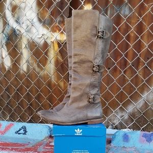 Frye Paige Buckles 36.5 Gray